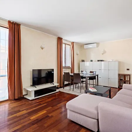 Ampia Casa Su Due Piani, A Pochi Minuti Dai Navigli E Metro شقة *
