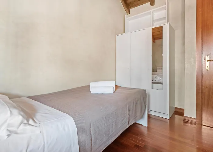 Ampia Casa Su Due Piani, A Pochi Minuti Dai Navigli E Metro *